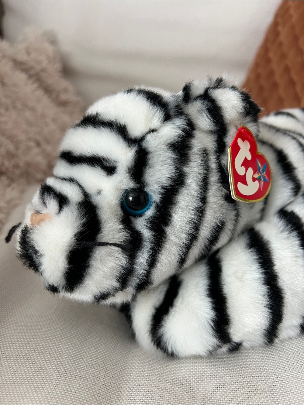 VINTAGE NEW OLD STOCK Ty White Tiger Beanie Buddy 13” 2000 T2K collectible plush